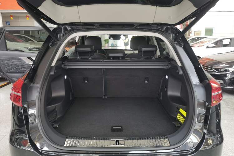 Used Hongqi HS5 2022 Revised Version 2.0T Smart Connect Flagship Edition Trunk