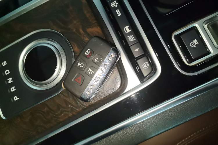 Used Jaguar XFL 2020 XFL 2.0T P250 Two-Wheel-Drive Luxury Edition