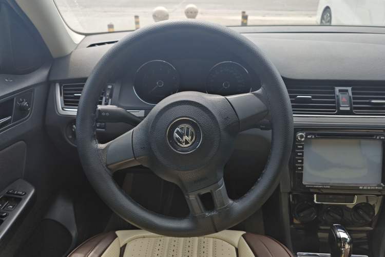 Used Volkswagen Bora 2013 1.6L Automatic Fashion Model