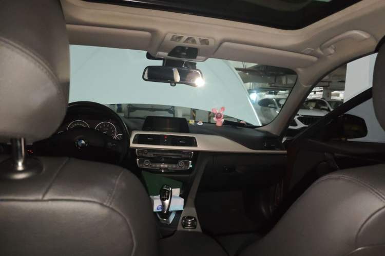 Used BMW 3 Series 2016 320i Fashion Model
