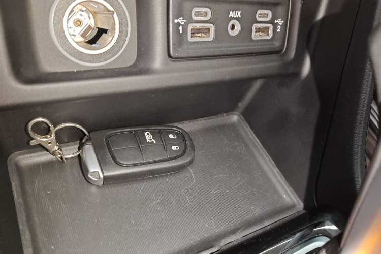 Used Jeep Commander 2018 2.0T Two-Wheel Drive Enjoyment Version China VI Emission Standard