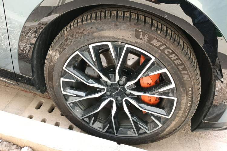 Used Zeekr 7X 2025 100kWh Long-Range All-Wheel Drive Intelligent Driving Version
