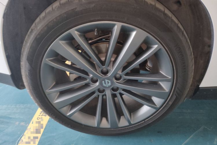 Used Leapmotor C16 2026 Pure Electric 630 LiDAR Zhizun Edition 5 Seats Right Rear Wheel Hub