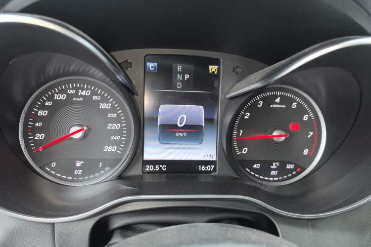 Used Mercedes-Benz GLC Coupe 2017 GLC 260 4MATIC Coupe SUV
