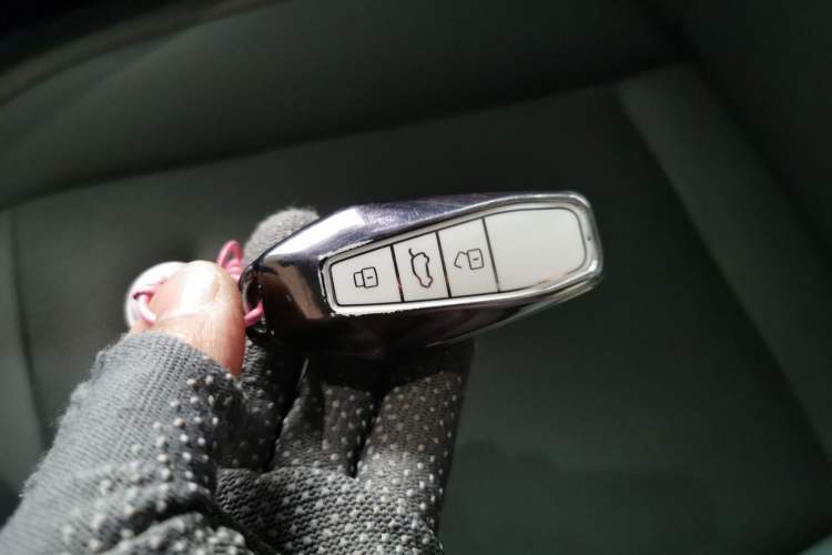 Used iCAR 03 2024 501km Four-wheel Drive Long-Range Advanced Version