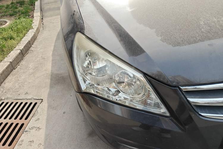 Used Hyundai Celesta 2010 1.6L AT GLS Right Front Headlight