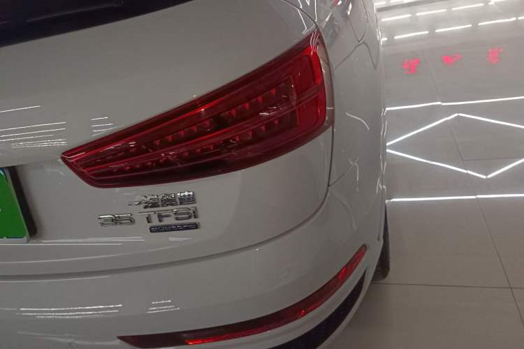 Used Audi Q3 2018 30th Anniversary Edition 35 TFSI quattro all-wheel-drive sport model