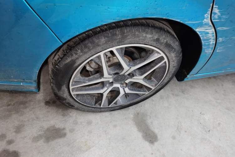 Used Dongfeng Aeolus Yixuan 2021 230T Automatic Chasing Shadow Edition Exterior 5