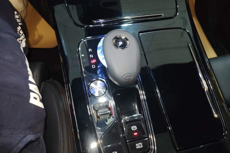 Used GAC Trumpchi M8 2024 Zongshi Series 400T Ultimate Edition Gear Lever