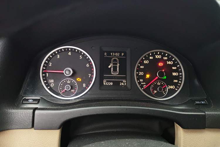 Used Volkswagen Tiguan 2010 1.8 TSI Automatic Two-Wheel Drive Trend Edition Instrument Cluster