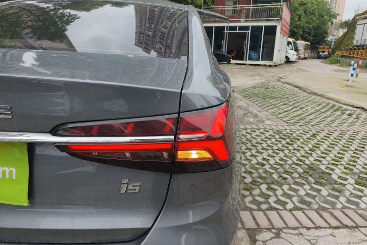 Used Roewe i5 2021 Revised Version 1.5L CVT Diamond Edition
