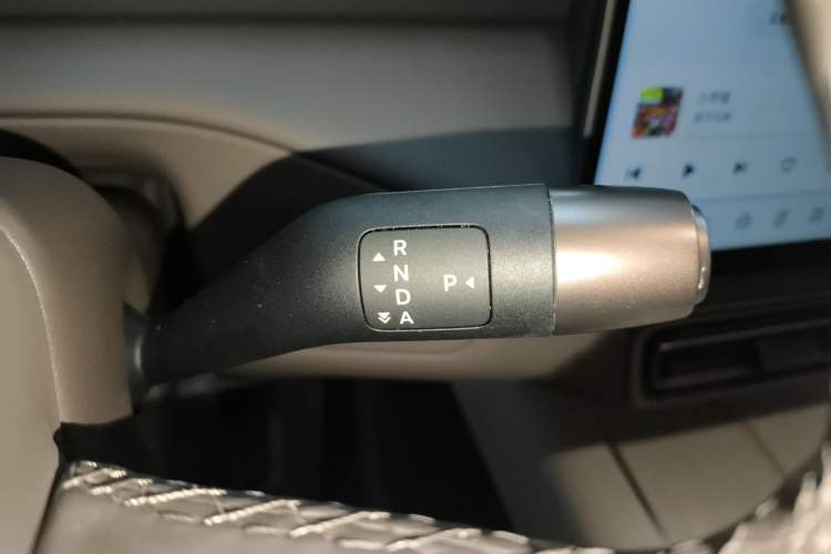 Used Li Auto MEGA 2024 Ultra Model
