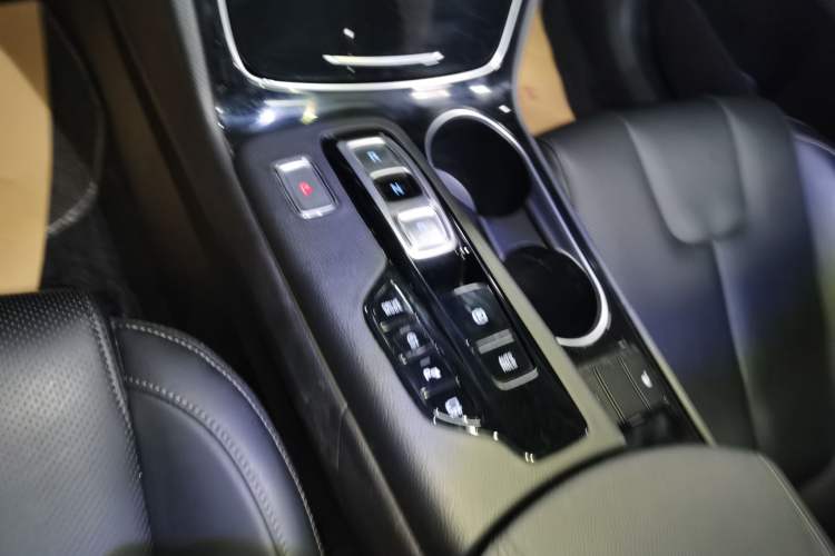 Used Hyundai Santa Fe 2020 380 TGDi Automatic All-Wheel Drive DLX HTRAC Prestige Edition
