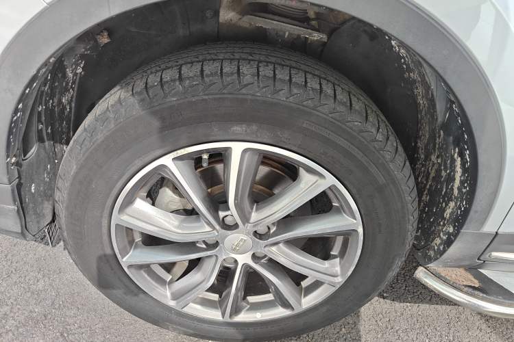 Used Geely Auto Emgrand X7 Sport 2018 1.8TD Manual Two-Wheel Drive Zhiya Model
