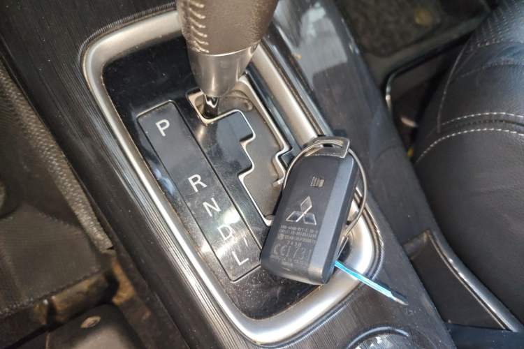 Used Mitsubishi Outlander 2016 2.4L 4x4 Elite Edition 5 Seats