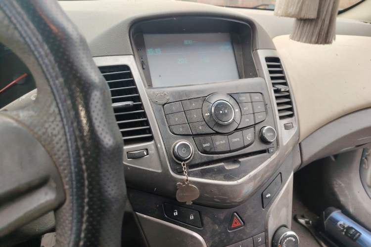 Used Chevrolet Cruze 2015 1.5L Classic SE MT
