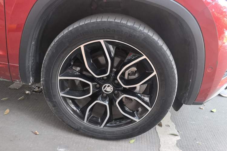 Used Skoda Kodiaq GT 2019 TSI380 4x4 Luxury Edition China VI Standard Right Front Wheel Hub