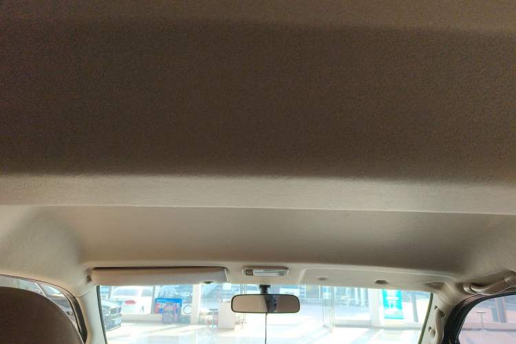 Used FORTHING Lingzhi 2023 M5L 1.6L Base Model 7 Seats Headliner