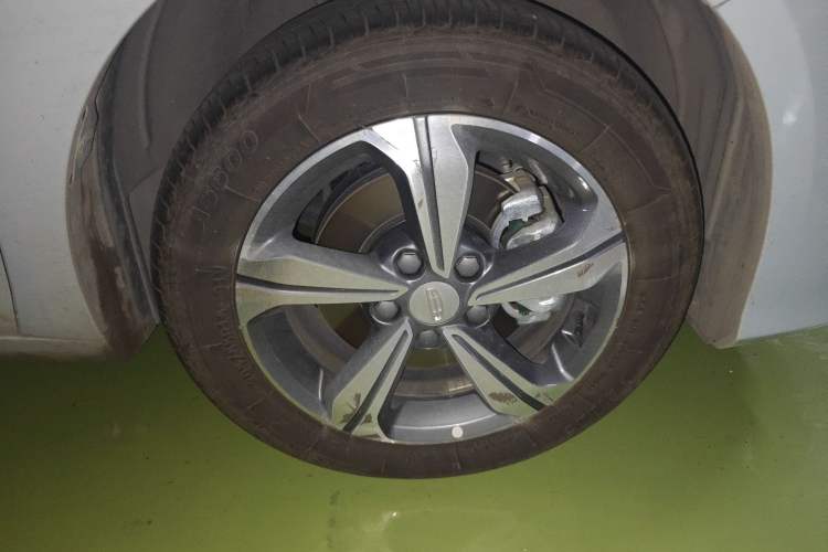 Used Geely Auto Emgrand L HiP 2024 Champion Edition 1.5TD-DHT Pro 100KM Superior Model
