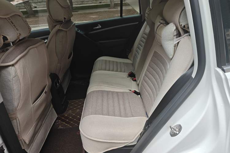 Used Volkswagen Tiguan 2016 300TSI Automatic All-Wheel Drive Luxury Edition Left Rear Seat