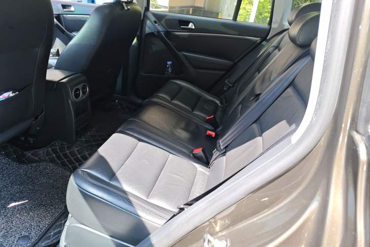 Used Volkswagen Tiguan L 2013 2.0 TSI Automatic All-Wheel Drive Luxury Edition