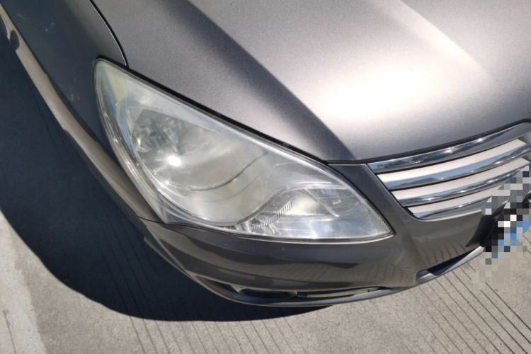 Used Hyundai Celesta 2011 1.6L Automatic Comfort Edition Right Front Headlight