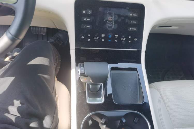 Used Li Auto ONE 2021 Extended-Range 6-Seater Version Gear Lever