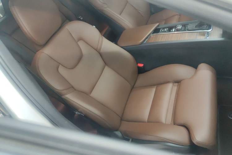 Used Volvo XC60 2021 T5 4x4 Smart Luxury Edition
