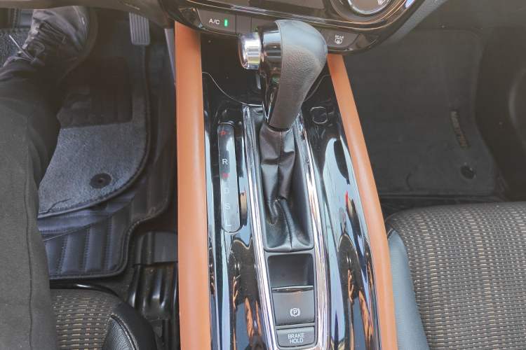 Used Honda Vezel 2016 1.8L CVT Front-Wheel Drive Pioneer Edition