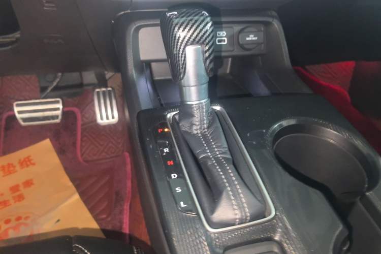 Used Honda Civic 2022 240TURBO CVT Dynamic Edition Gear Lever