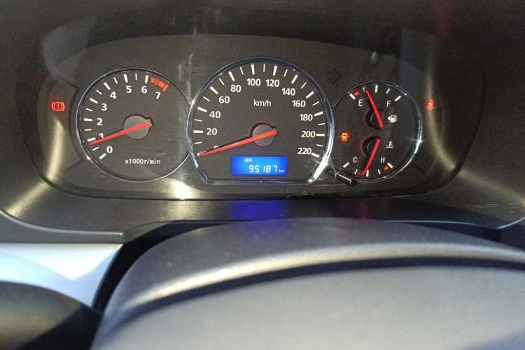 Used CHANGAN Alsvin V5 2012 1.5L Manual Dream Edition