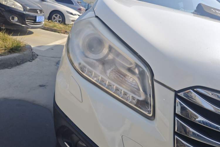 Used Suzuki S-Cross 2015 1.6L Manual Two-Wheel Drive Elite Model
