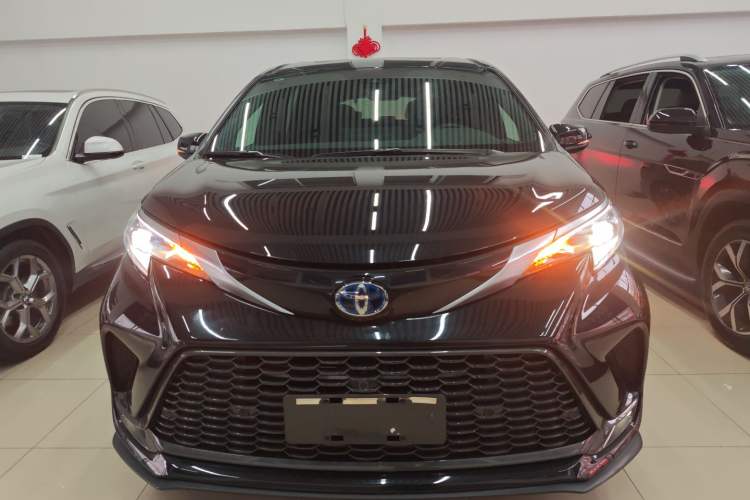 Used Toyota Granvia 2023 2.5L Hybrid Prestige VIP Edition
