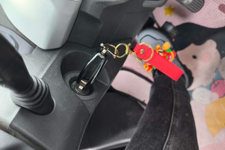 Used Chery QQ Ice Cream 2022 170km Sundae Phosphate Lithium-Ion Vehicle Key