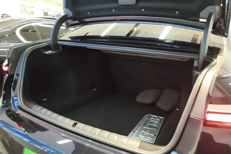 Used BMW 7 Series 2023 735Li M Sport Package