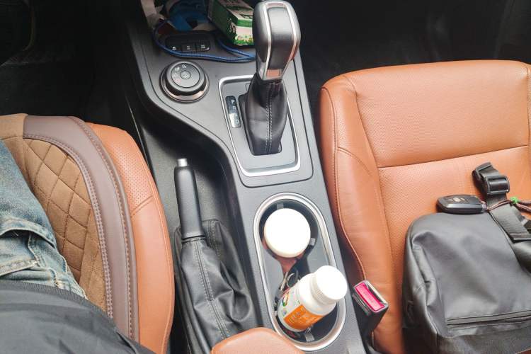 Used Ford Everest 2019 2.0T Gasoline Automatic 4x4 Luxury Edition 5 Seats Gear Lever