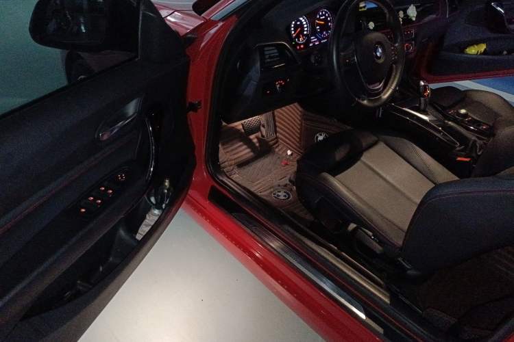 Used BMW 2 Series 2018 220i Convertible Coupe Sports Design Package Driver Seat