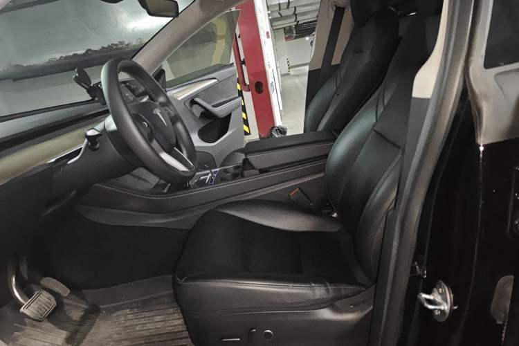 Used Tesla Model Y 2022 Rear-Wheel-Drive Version