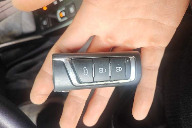 Used GAC Trumpchi GS4 2018 235T Automatic Two-Wheel Drive Luxury Smart Connectivity Version Vehicle Key