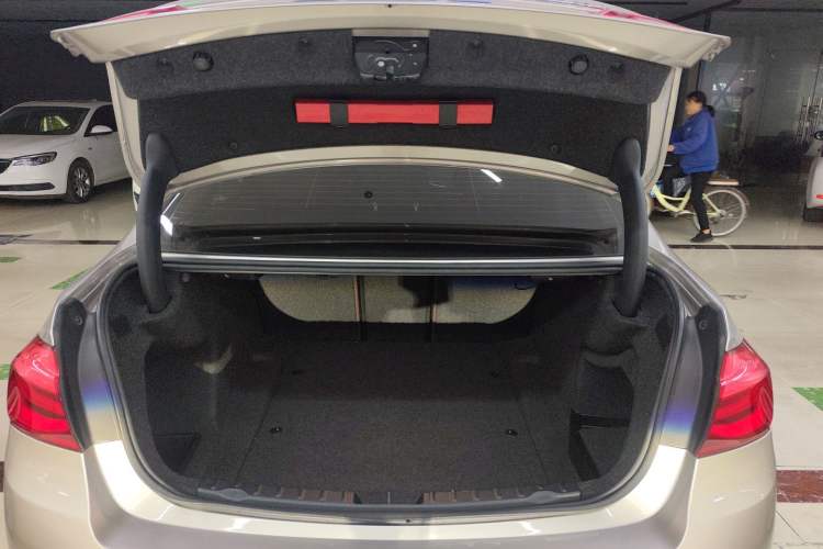 Used BMW 3 Series 2018 320Li Fashion Model
