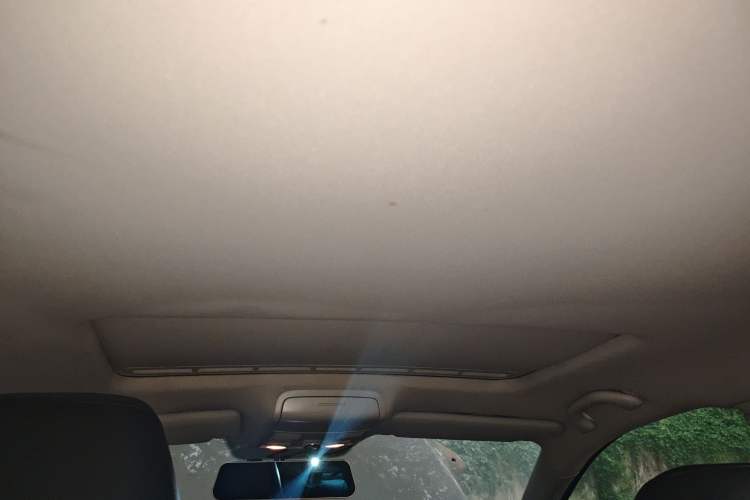 Used Volkswagen Sagitar 2014 1.4TSI Automatic Luxury Model Headliner