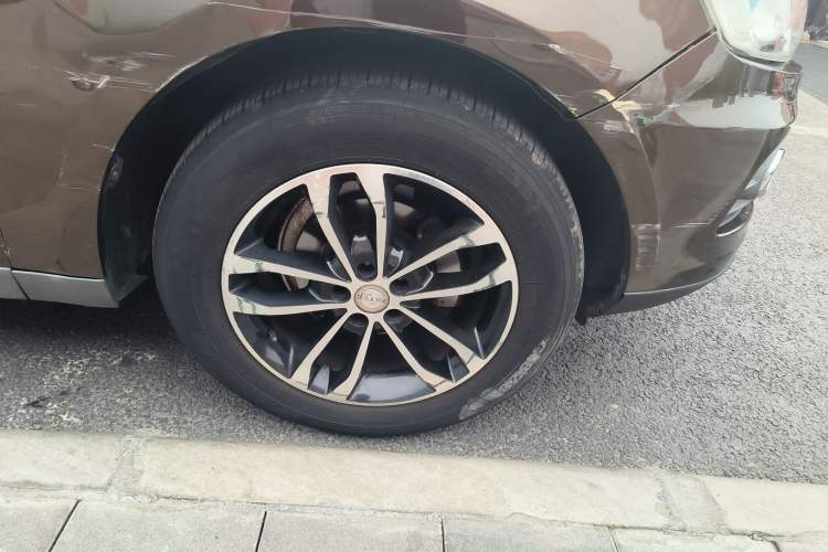 Used Zotye T600 2015 2.0T DCT Prestige Edition Right Front Wheel Hub