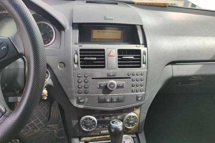 Used Mercedes-Benz C-Class 2010 C 200 CGI Fashion Model Audio And AC Panel