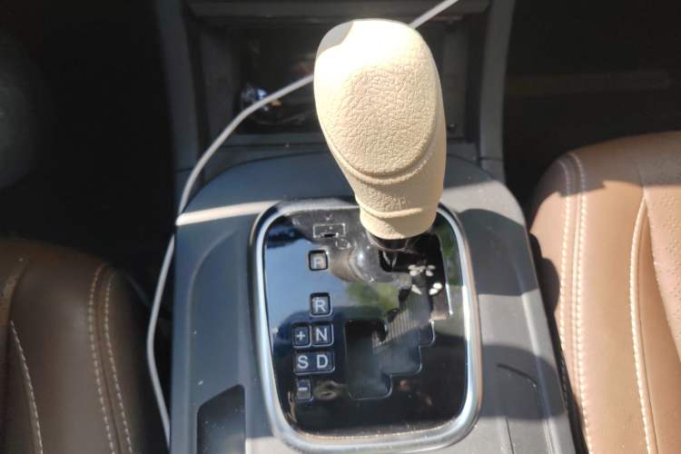 Used BYD S7 2016 2.0T Automatic Prestige Plus Gear Lever