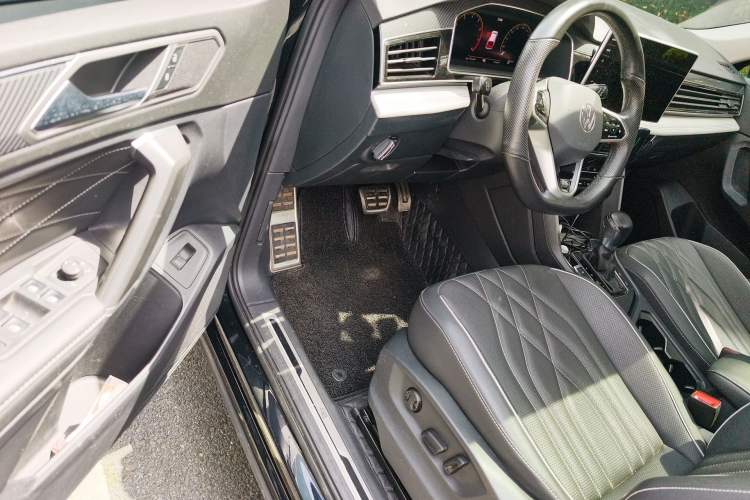 Used Volkswagen Tiguan L 2022 330TSI Automatic Two-Wheel Drive R-Line Enhanced Edition Driver Seat