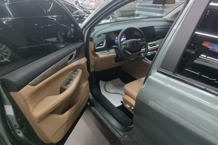 Used Landian E5 2023 1.5L DE-i 110 km Flagship Model 5 Seats
