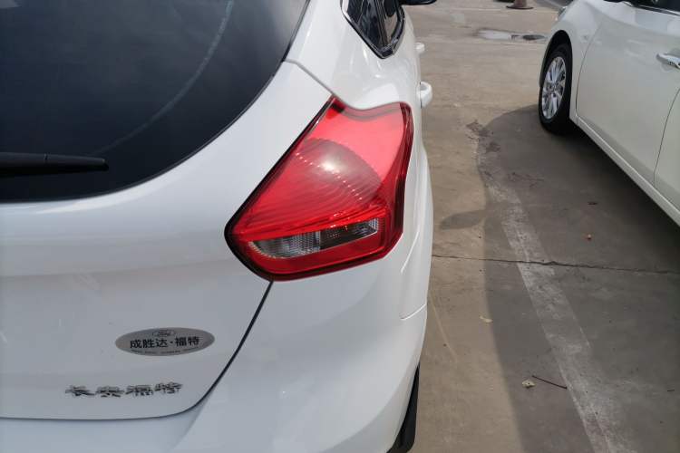 Used Ford Focus 2017 Hatchback 1.6L Automatic Comfort Plus SmartDrive Edition
