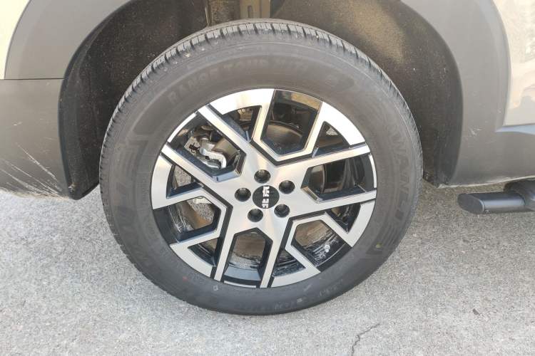 Used BAIC Off-Road BJ30 2026 Model Traveler 1.5T Hybrid Standard Version
