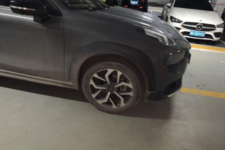 Used Lynk & Co 02 2020 1.5T DCT Two-Wheel Drive Pro Edition Right Front Wheel Hub