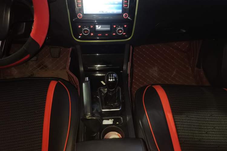 Used Yema T70 2015 1.8L Manual Elite Model
